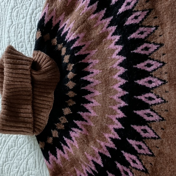 Aspen Fair Isle Turtleneck sweater, size M. Tan with pink and black print - Picture 4 of 8
